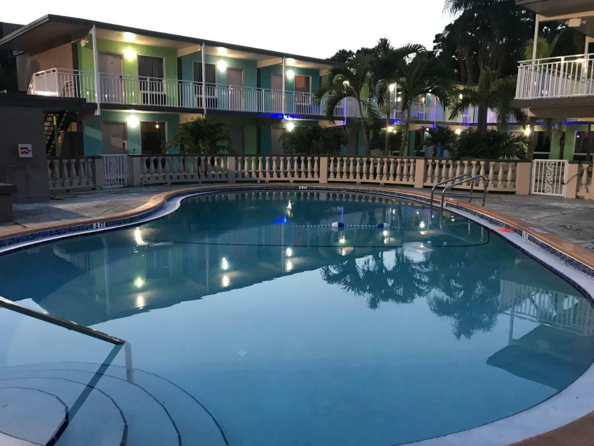 Tropical Inn & Suites, Downtown Clearwater Zewnętrze zdjęcie